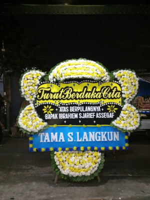 Papan Bunga Duka di Ambon