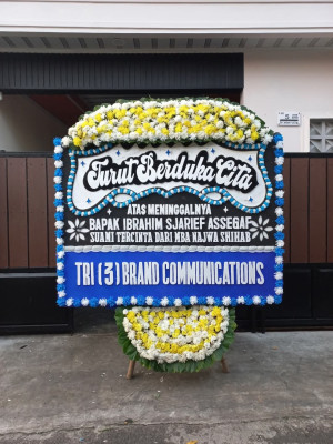 Papan Bunga Duka di Ambon